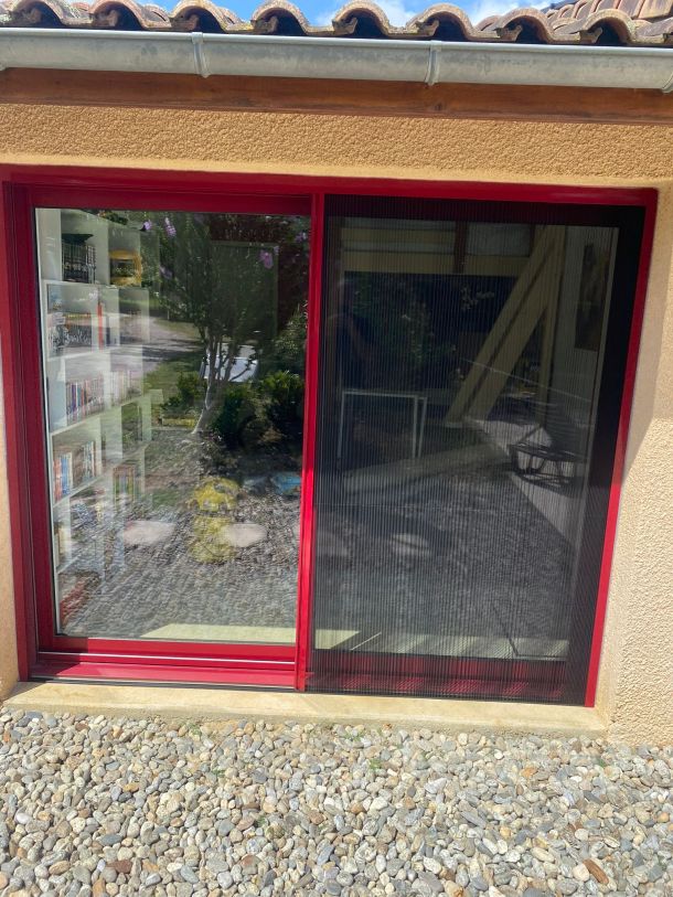 Pose de brise-soleil orientables à Lavelanet